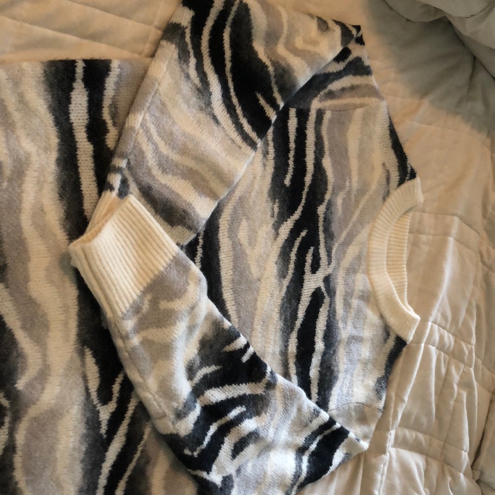 Worn only once! Women’s Target brand, A New Day Sweater